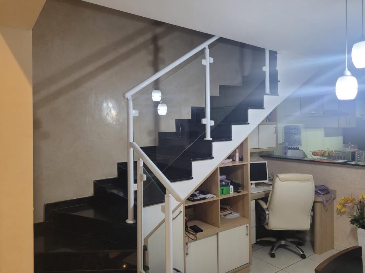 Casa com 3 quartos e 188 m² em Vila Tupi, Praia Grande