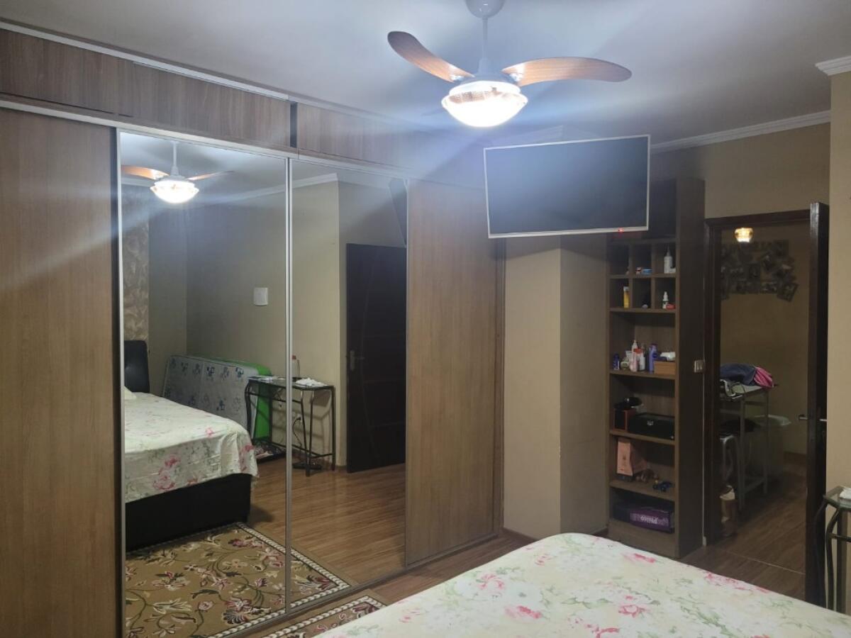 Casa com 3 quartos e 188 m² em Vila Tupi, Praia Grande