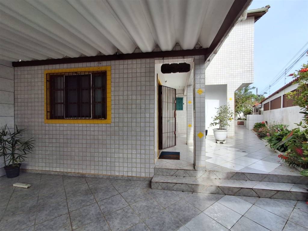 Casa com 5 quartos e 258 m² em Itaóca, Mongaguá