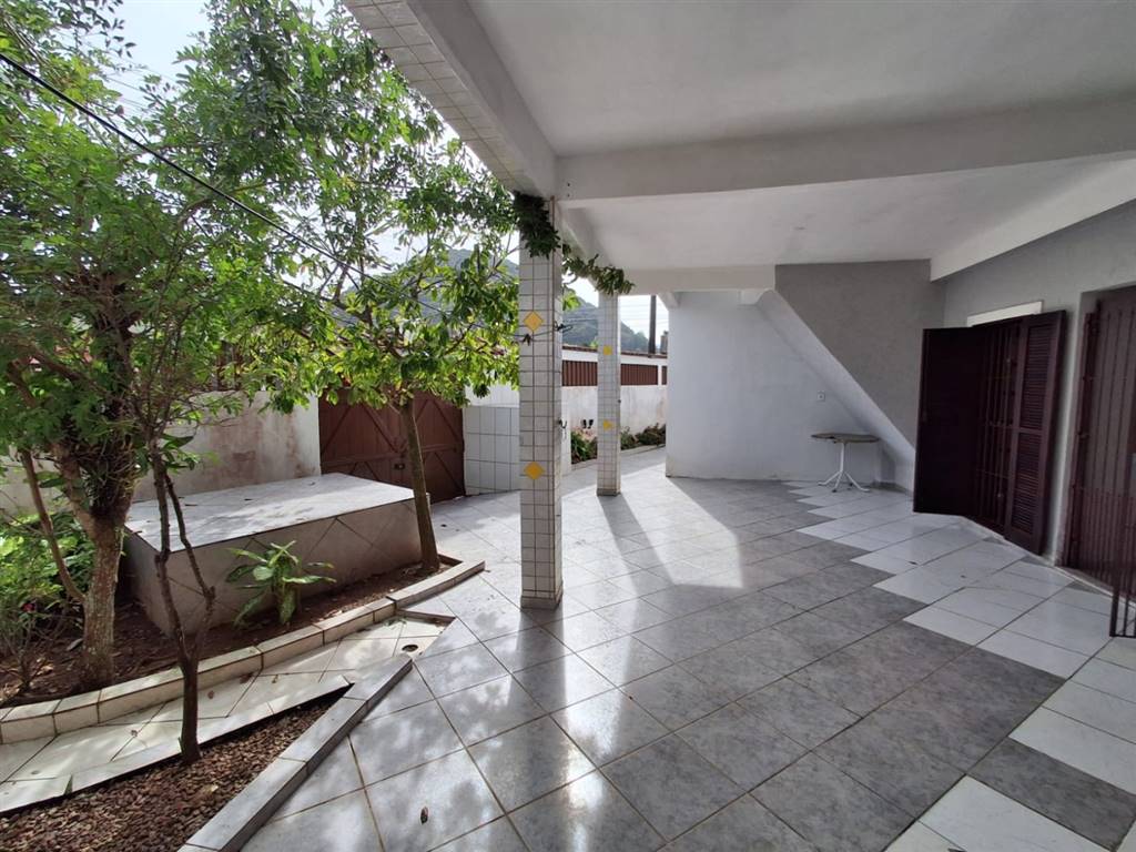 Casa com 5 quartos e 258 m² em Itaóca, Mongaguá