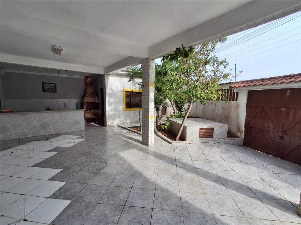 Casa com 5 quartos e 258 m² em Itaóca, Mongaguá