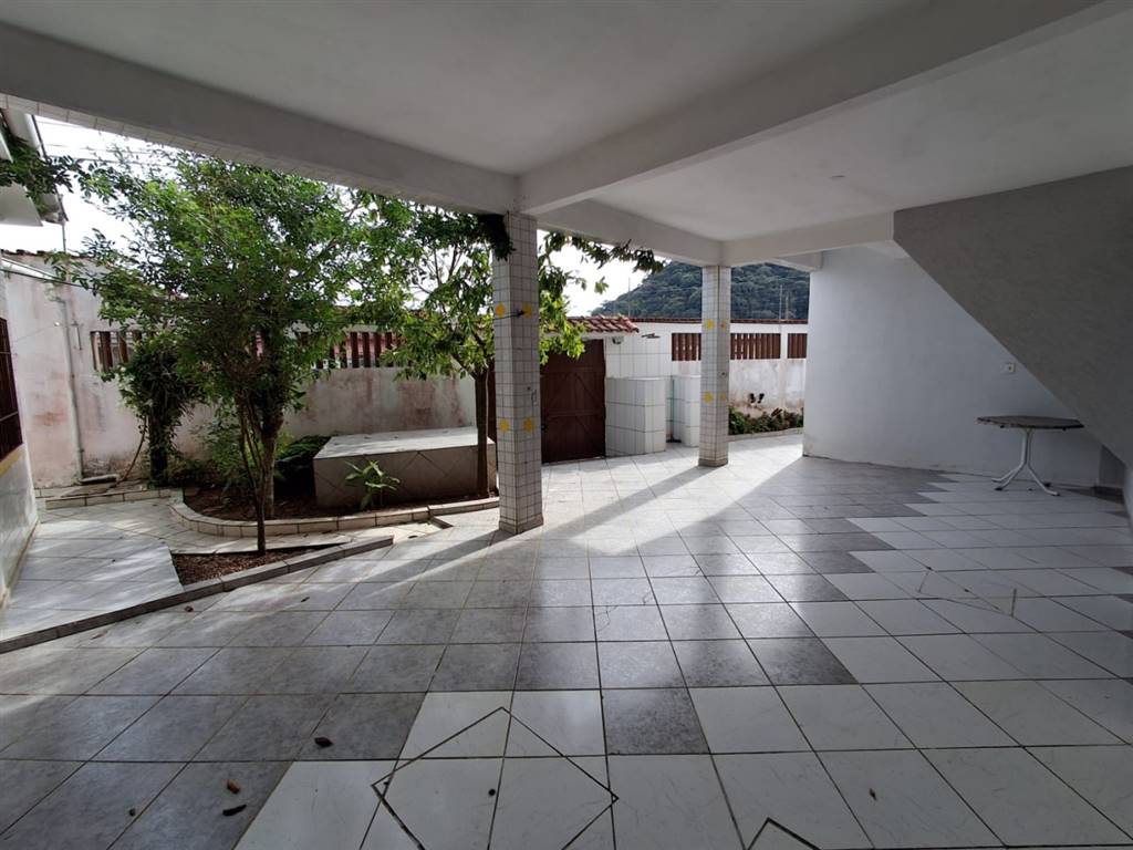 Casa com 5 quartos e 258 m² em Itaóca, Mongaguá