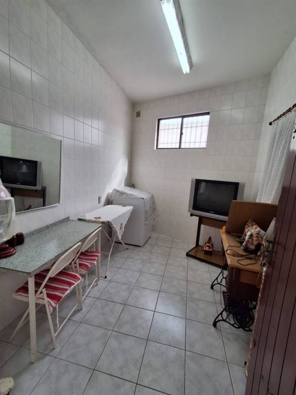 Casa com 5 quartos e 258 m² em Itaóca, Mongaguá