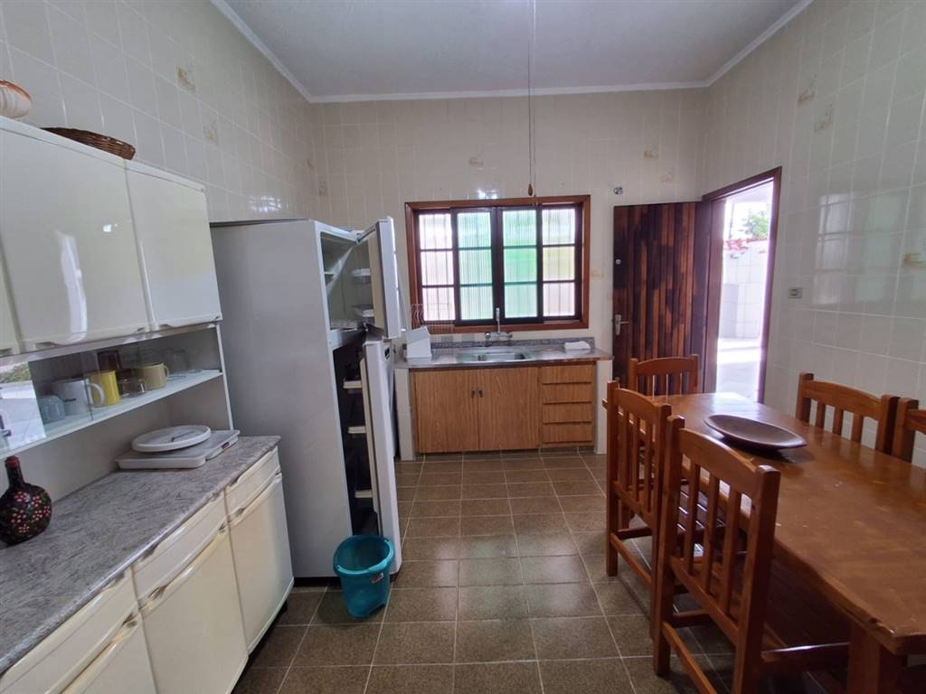 Casa com 5 quartos e 258 m² em Itaóca, Mongaguá